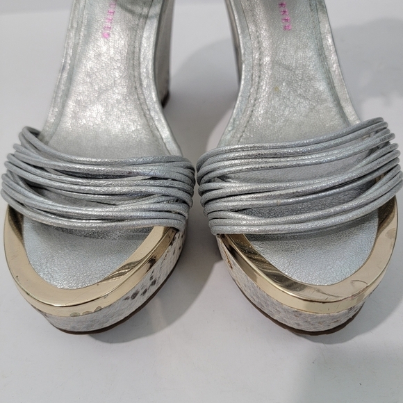 NEW ELAINE TURNER Women's Wedges Strappy Sandals Sz 10 Silver Comfy - Picture 3 of 12